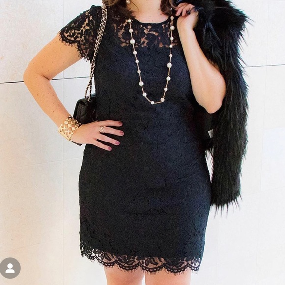 BR Factory Peek-a-boo Lace Dress - Picture 3 of 9